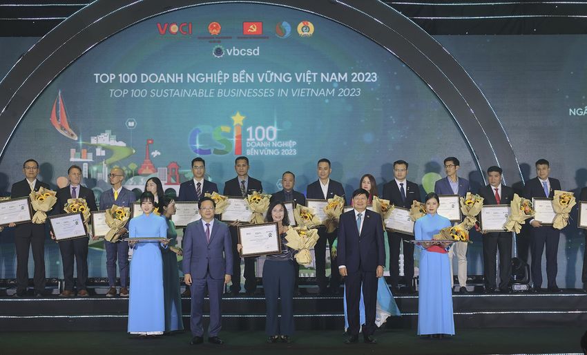 seabank-duoc-vinh-danh-trong-top-100-doanh-nghiep-ben-vung-viet-nam.jpg