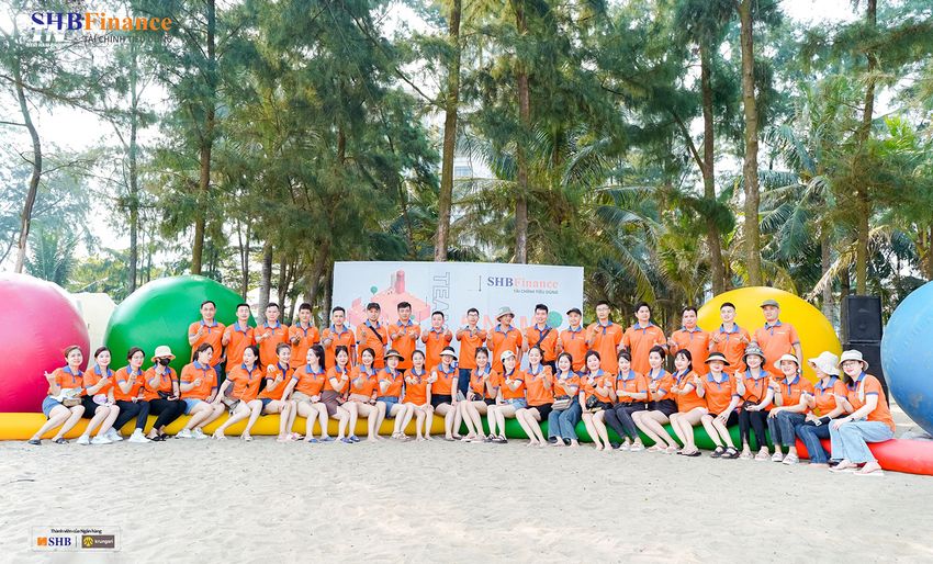 17.1.doi-ngu-hon-6000-nhan-vien-shb-finance.jpg