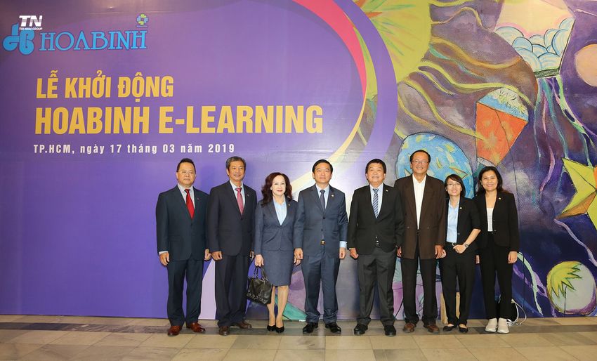 28.6.le-cong-bo-khoi-dong-he-thong-elearning-tap-doan-hoa-binh.jpg